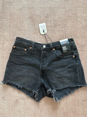 NWT Levi’s 501 Black Denim Shorts